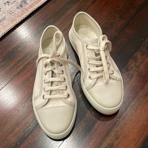 Gucci sneakers never worn